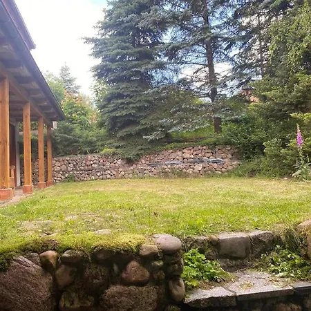 Dom Na Grobli بيت للعطل Dluzki